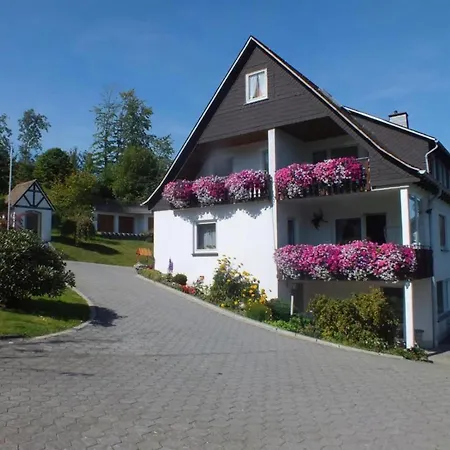 Cosy With Private Garden In In The Sauerland アパート *